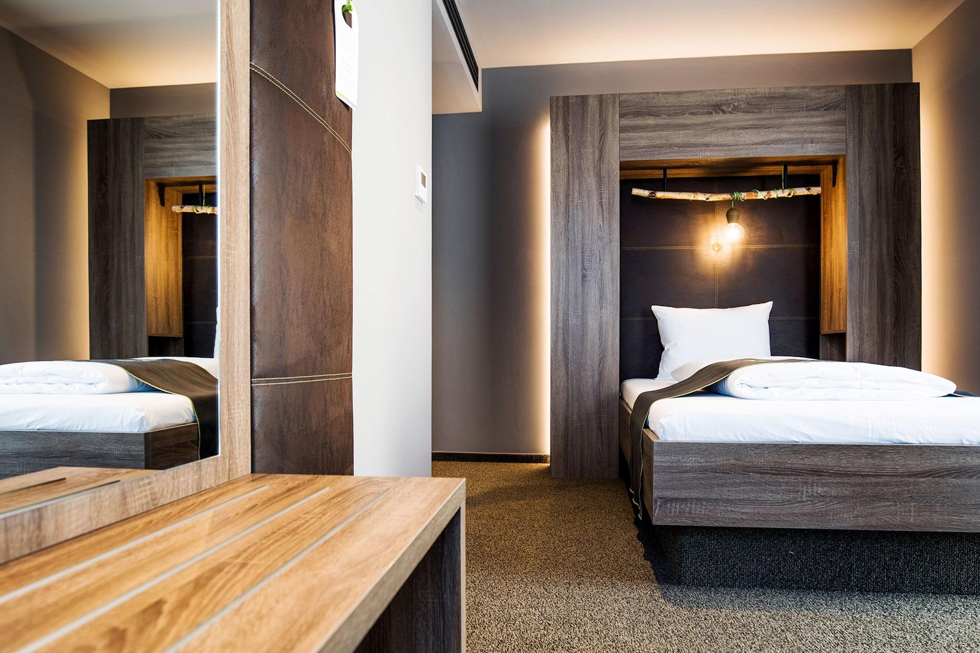 Riku Hotel Ulm Exteriör bild