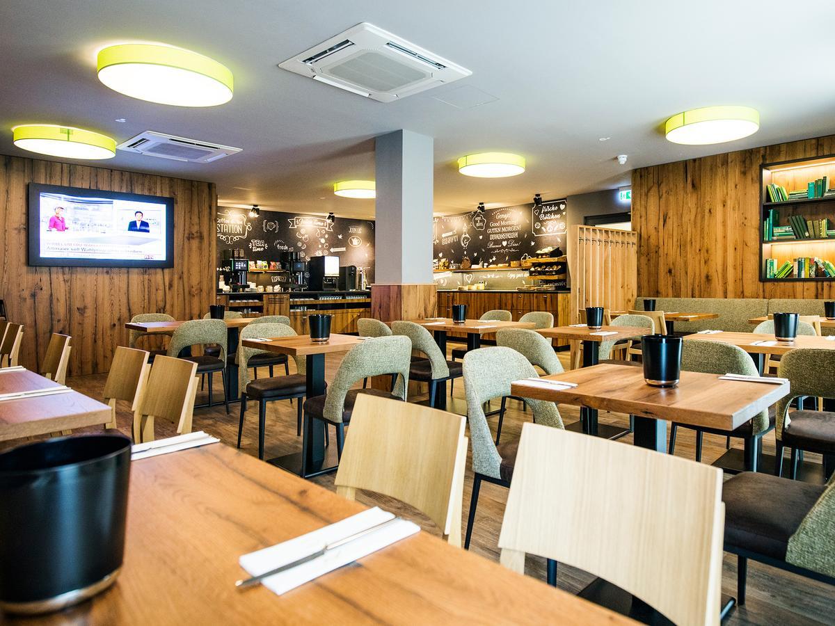 Riku Hotel Ulm Exteriör bild