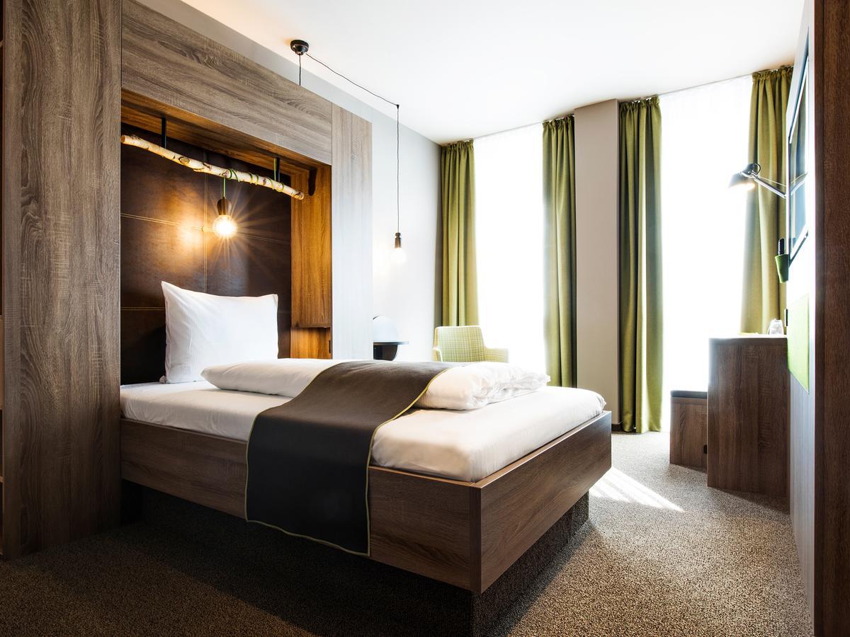 Riku Hotel Ulm Exteriör bild