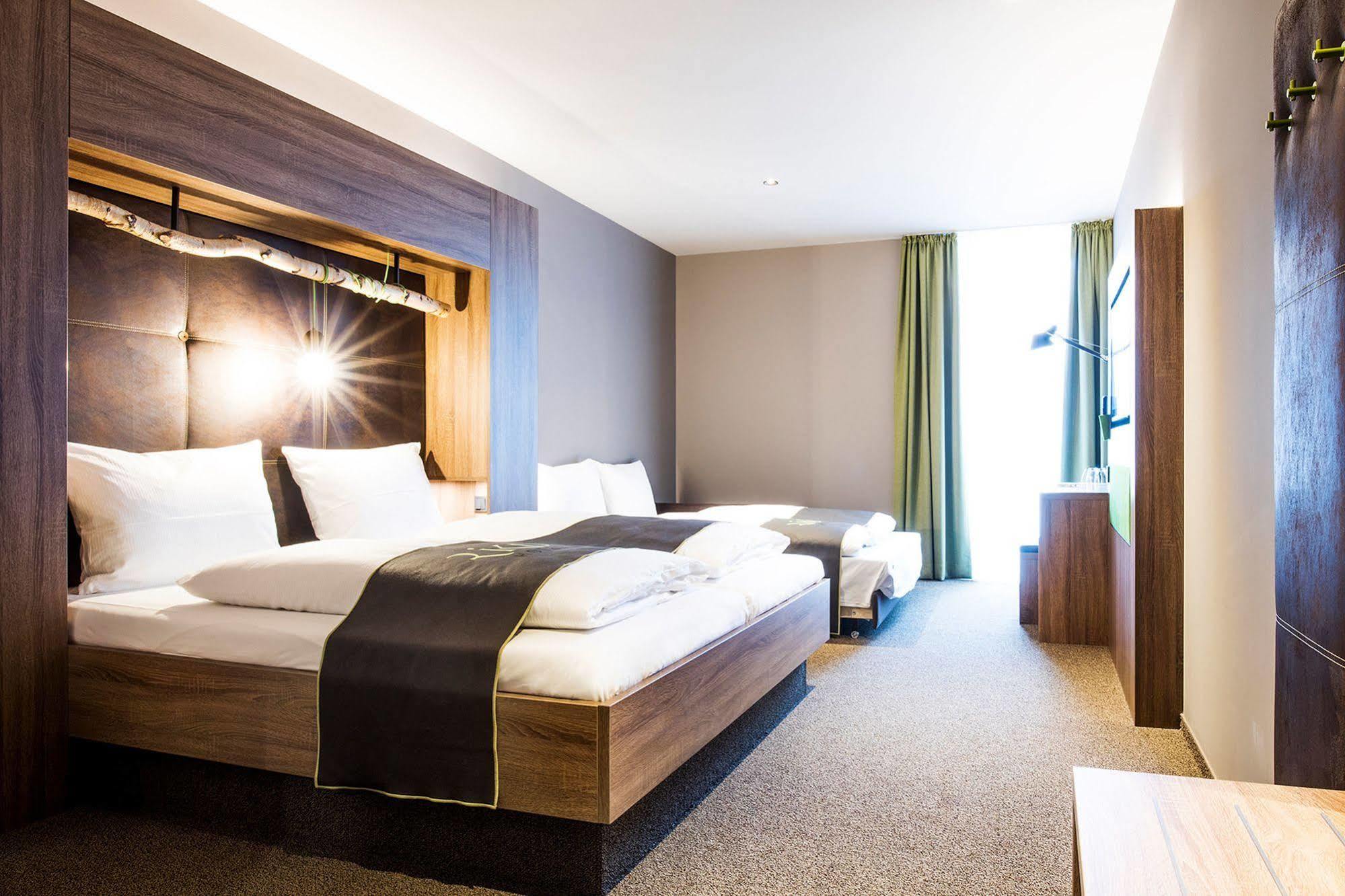 Riku Hotel Ulm Exteriör bild